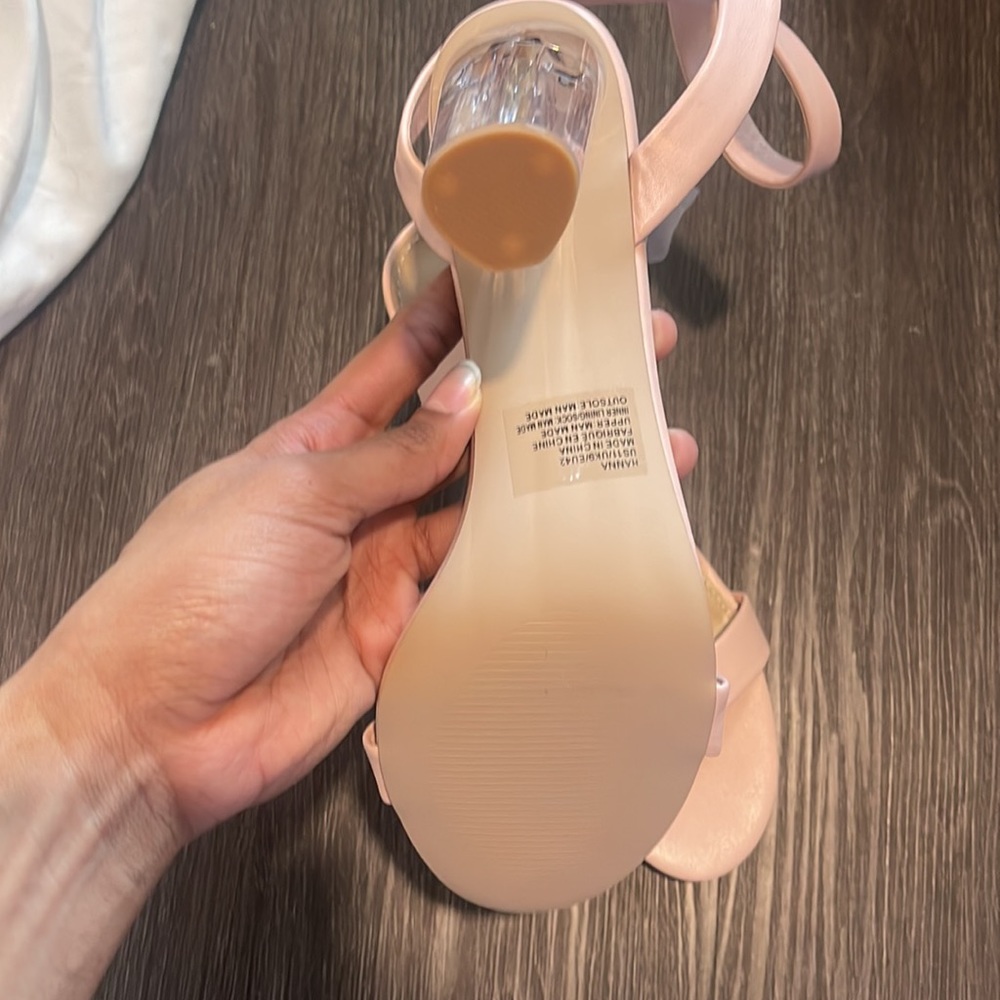 Heels - Picture 3 of 3